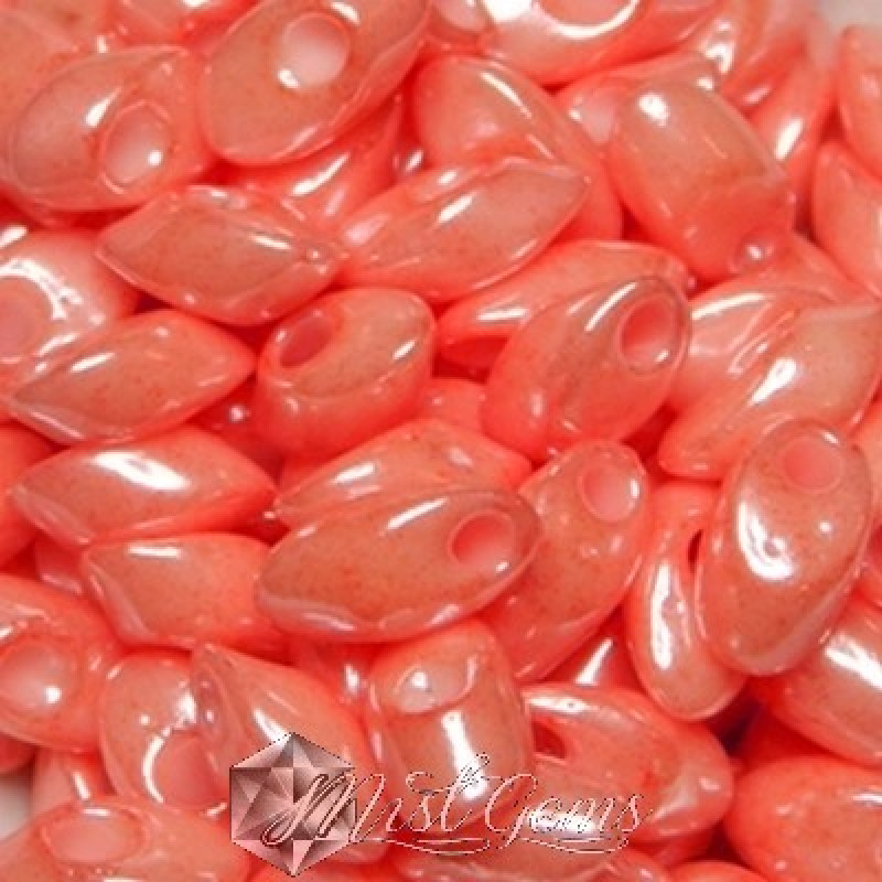 Long Magatama LMA 0429 Opaque Salmon