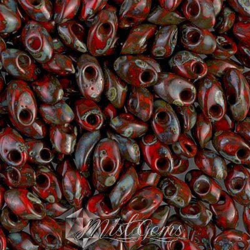 Long Magatama LMA 4513 Picasso Opaque Red Garnet