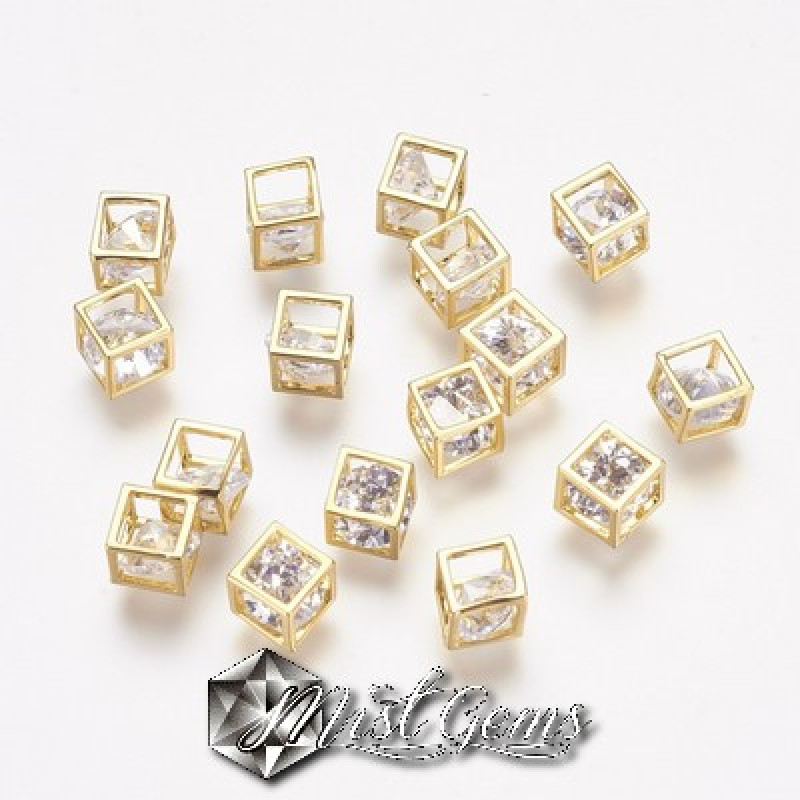 Charm Cub din Alama Placat cu Aur 18k si Cubic Zirconia-4.5mm