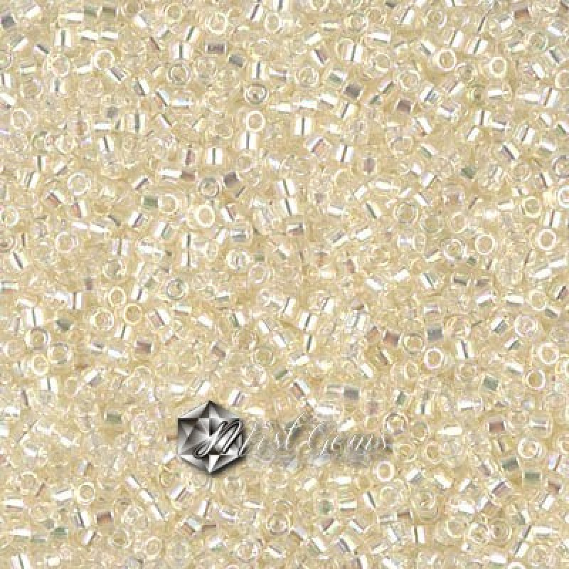Delica 11/0 DB 0109 (DB109) Cream Crystal AB