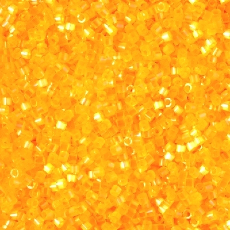 Delica 11/0 DB 1861 Silk Inside Dyed Light Apricot