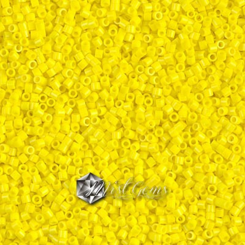 Delica 15/0  DBS 0721 Opaque Yellow