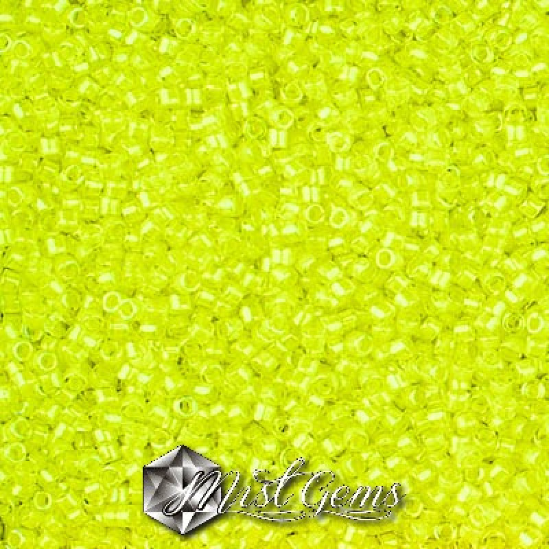 Delica 11/0 DB 2031 Luminoius Lime Aid