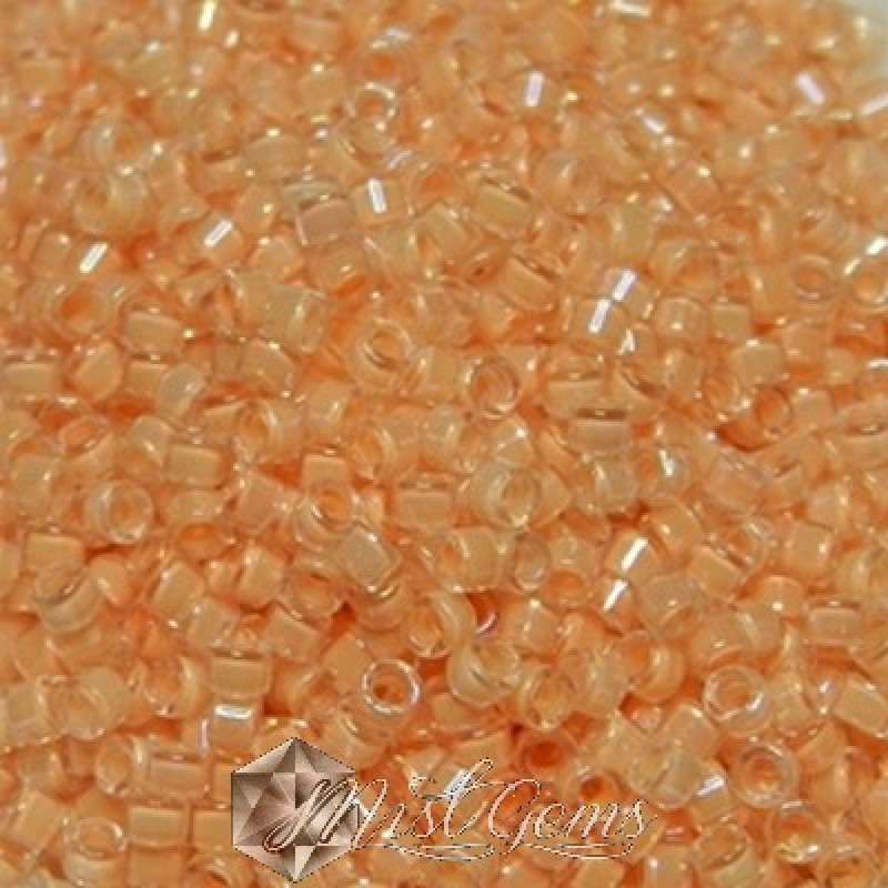 Delica 11/0 DB 0067  (DB67) Light Peach-Lined Crystal 