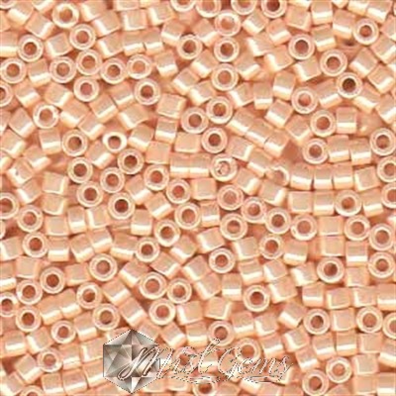 Delica 11/0 DB 1532 Opaque Light Peach Ceylon