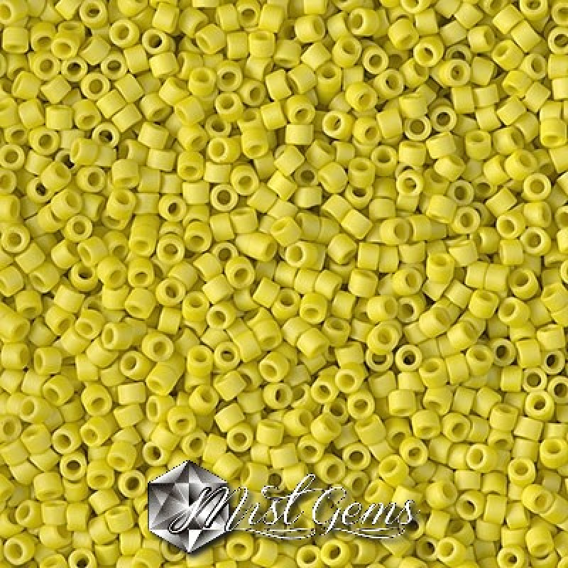 Delica 11/0 DB 2283 Matted Opaque Glazed Citron