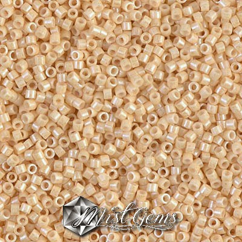 Delica 11/0 DB 0204 (DB204) Ceylon Light Beige