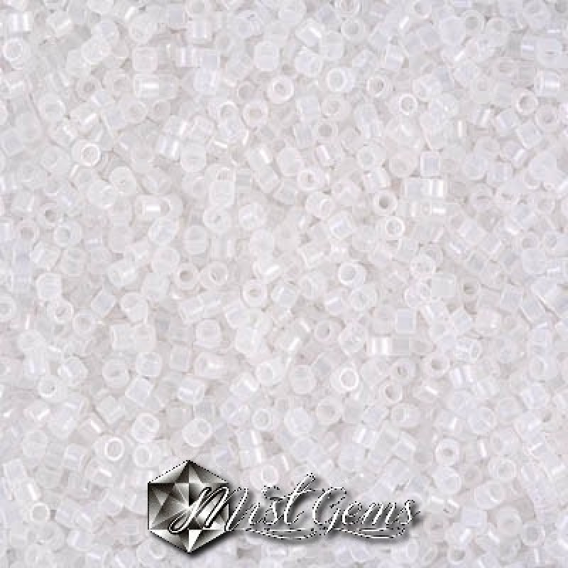 Delica 11/0 DB 0220 White Opal