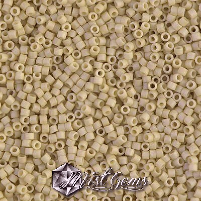 Delica 11/0 DB 0388 Matted Opaque Bone Luster