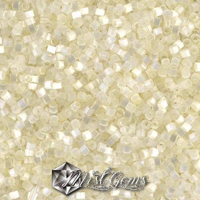 Delica 11/0 DB 0672 Ivory Silk Satin