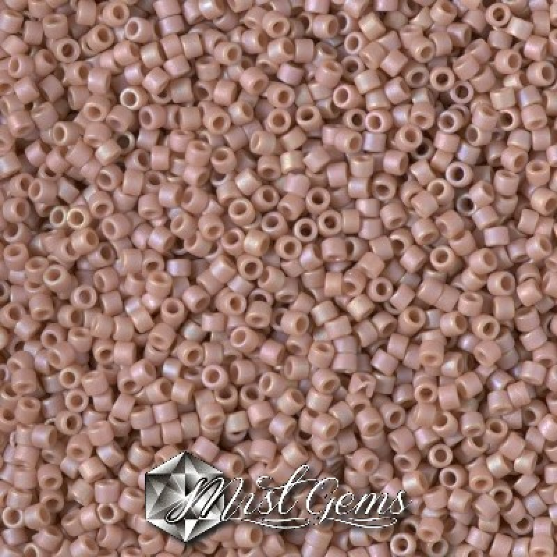 Delica 11/0 DB 2305 Opaque Glazed Beige AB