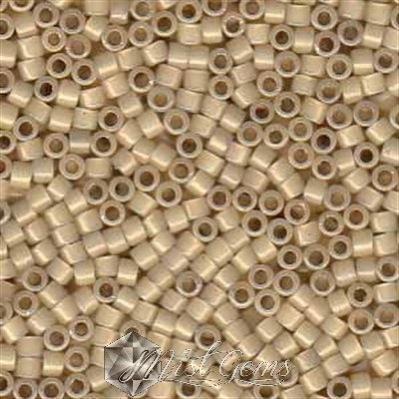 Delica 11/0 DB 1458 Silver Lined Light Honey Opal