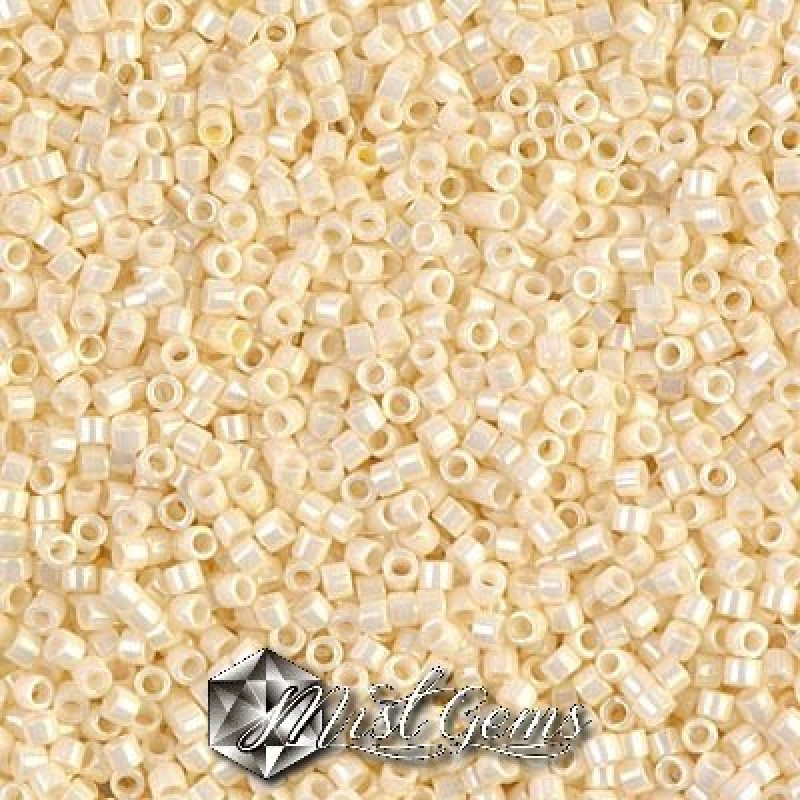 Delica 11/0 DB 0203 (DB203) Ceylon Cream