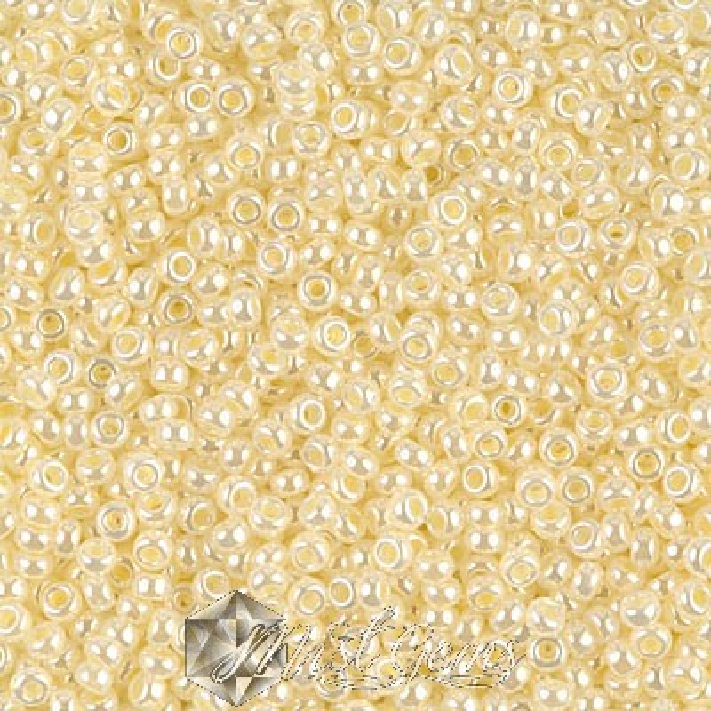 Miyuki Round Rocailles 11/0 RR-0527 Butter Cream Ceylon